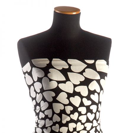 Úplet viskozový srdíčka puntíky