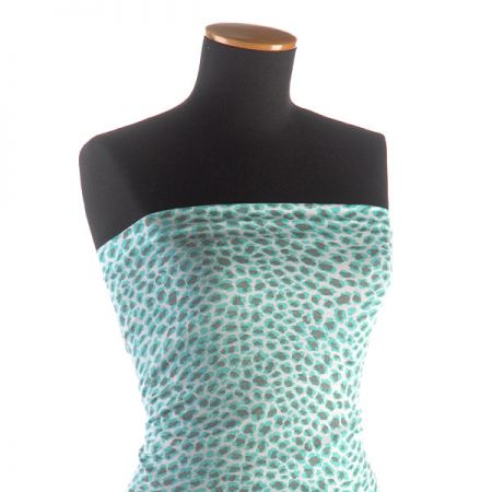 Úplet viskozový matný falešný zvířecí vzor