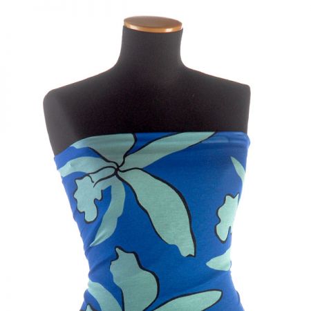 Úplet viskozový květinový vzor sv.modrý