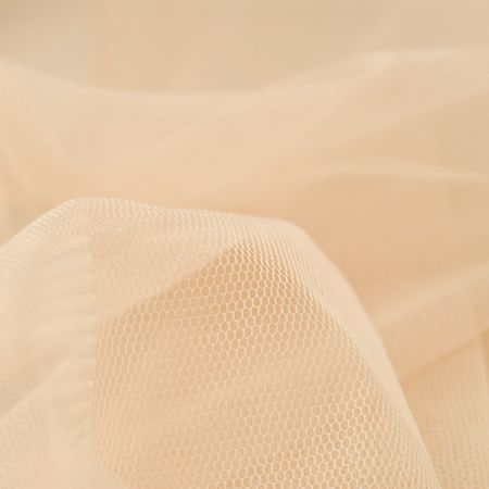 Tyl pružný jemný v tělové barvě 