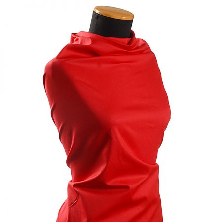 Pružná bavlněná látka jasně červená