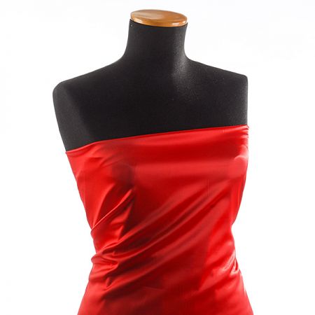 Satén pružný pololesk červený