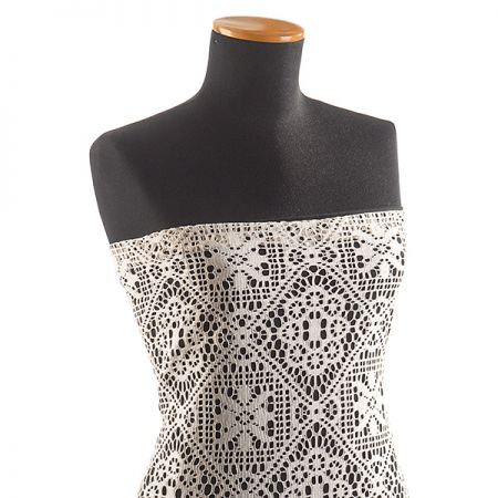 Imitace háčkované bavlněné krajky smetanová