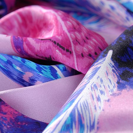 Hedvábný satén peří/gepard růžový