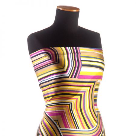 Hedvábný satén geometrický vzor