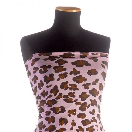 Úplet žoržetový zvířecí vzor jasně růžová