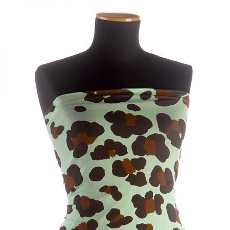 Úplet žoržetový zvířecí vzor jasně zelená