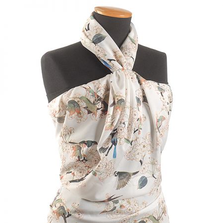 Krepdešín motiv ptáčků/květin slonová kost