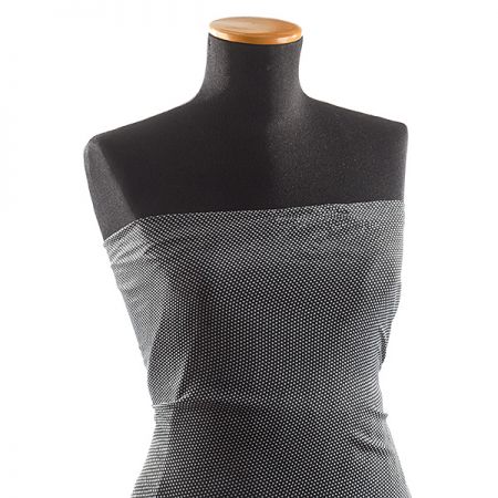 Šifon plise puntiky bílé na černém podkladě