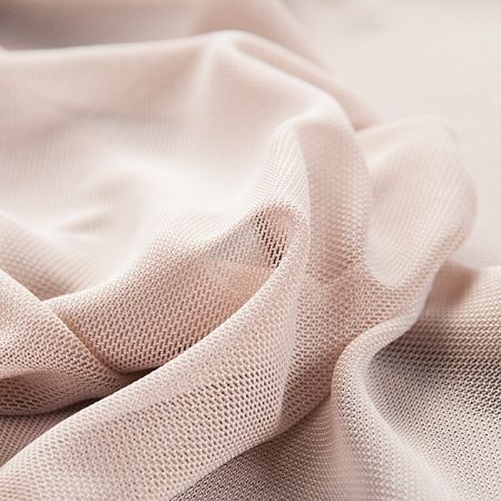 Tyl jemný pružný šíře 150 cm oříškový