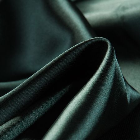 Satén pružný jemný smaragdově zelený