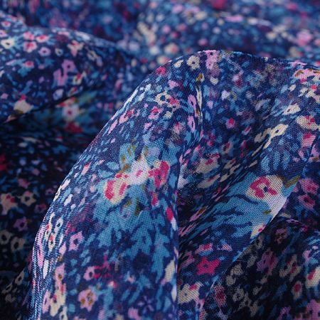 Šifon plise motiv drobné květy modrý