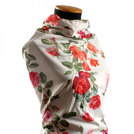 Hrubší bavlněná látka tisk květinový motiv