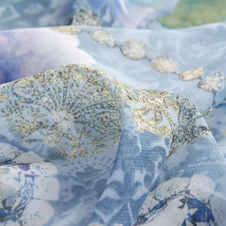 Šifon romantický motiv růží modrá