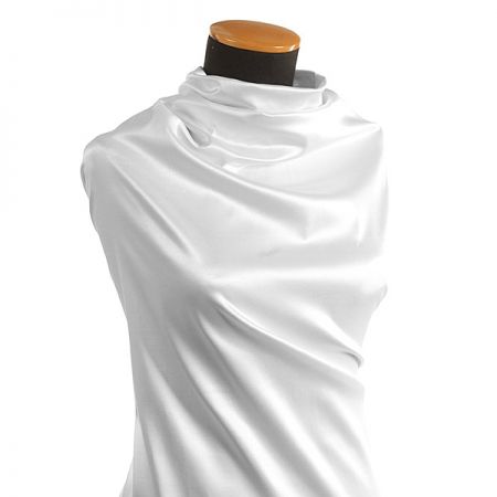 Satén pružný hladký bílý