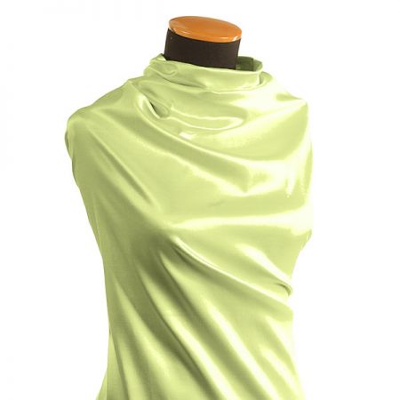 Satén pružný hladký sv. zelený