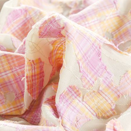 Šifon s aplikací a výšivkou kostka růžovožlutý