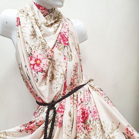 Imitace hedvábí pružný atlas květinový vzor fuchsiová