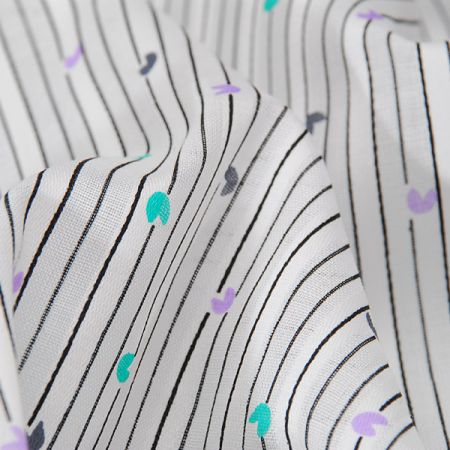 Bavlněná látka vzor srdíček na černobílem proužku