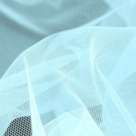 Tyl šatový  sv. modré barvy II.jakost