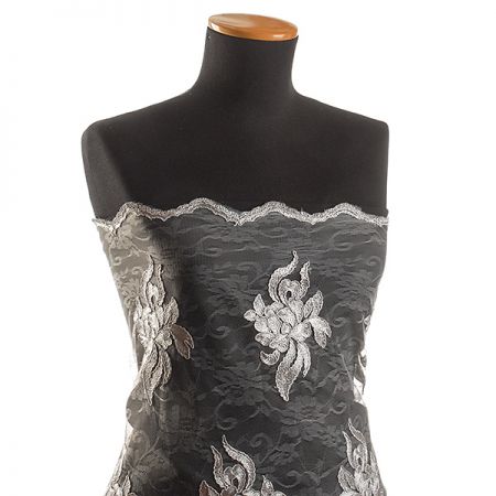 Krajka bordurová na tylu květy šedá