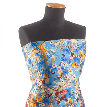 Saténové látka bordurový tisk barevných květin