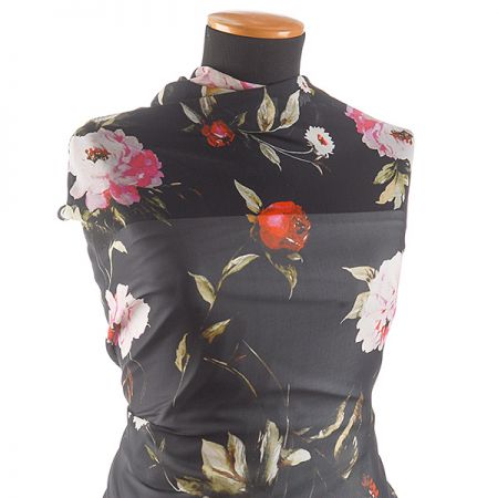 Hedvábný šifon motiv květin černý