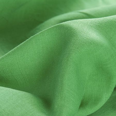 Len jemný středně silný ostře zelený