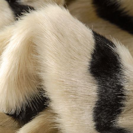 Imitace kožešiny proužky lomená bílá/černá