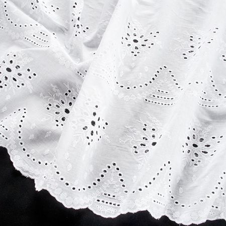 Krajka madeira vzor květy a vlnky bílá
