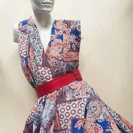 Šatová látka imitace hedvábí květy paisley vzor