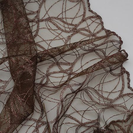 Krajka geometrický vzor vlnek tmavě hnědá