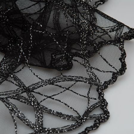 Krajka geometrický vzor vlnek černá