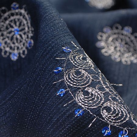 Riflovina efektní výšivka stříbrná/tm. modrá 