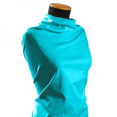 Bavlna pružná košilová jasně modré barvy