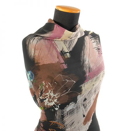 Žoržet vzor květin/fantazie hnědá