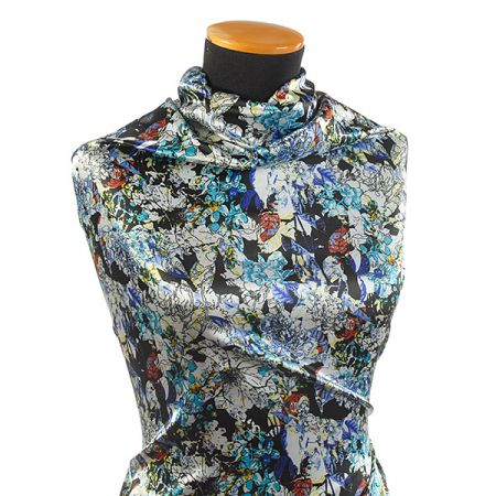 Atlas romantický motiv květin modrý