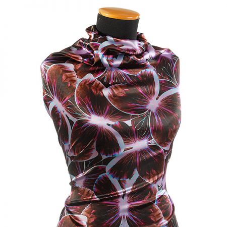 Atlas motiv motýl fialový