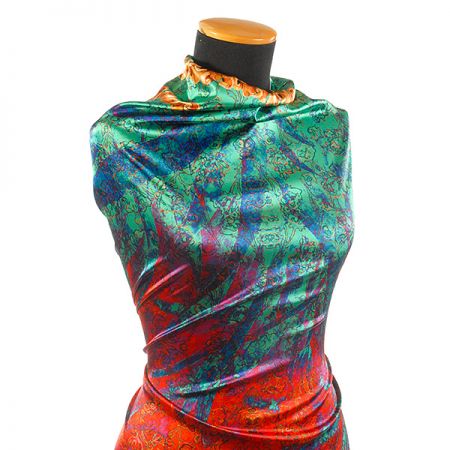 Atlas motiv fragmenty květin a listů červená/zelená