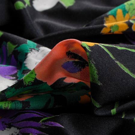 Pletenina květinový vzor černá