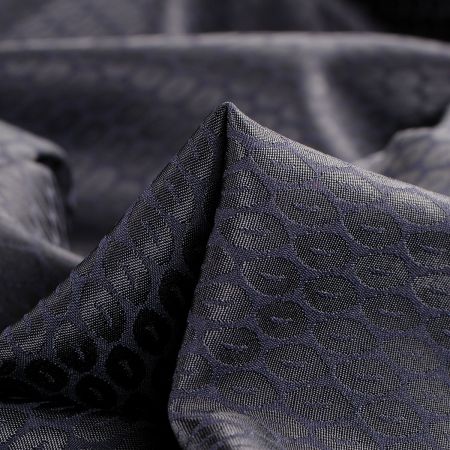 Brokát pružný geometrický ornament tm fialová