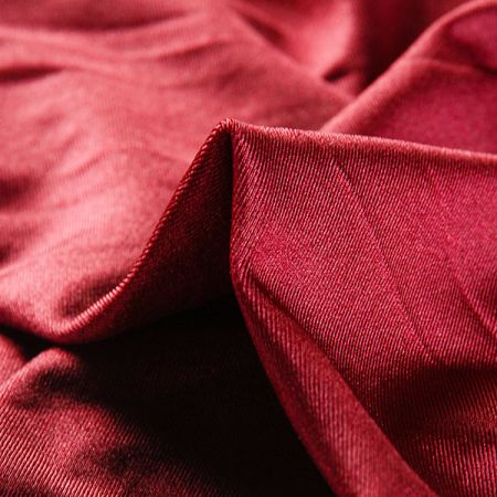 Úplet imitace plavkoviny lesk vínový