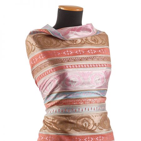 Taft s plastickou žakárovou výšivkou