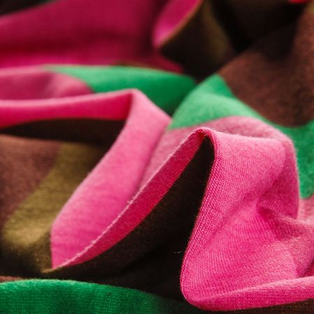 Úplet tenký vzor vlnky růžová vínová zelená