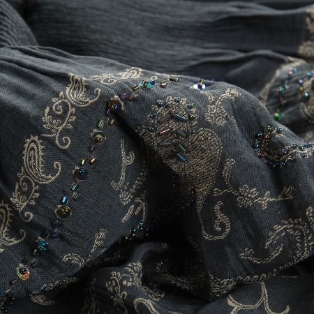 Žakárová látka oboustranná béžovozelená korálky