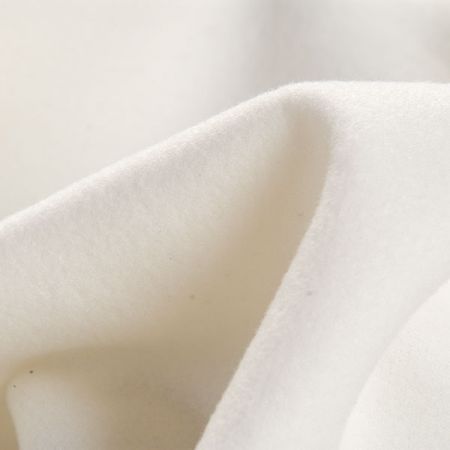 Faluš směs polyester viskoza slonová kost