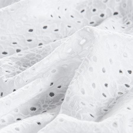 Krajka madeira drobný květ puntík bílá