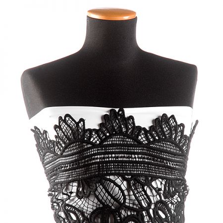 Krajka hrubá velký květ černá