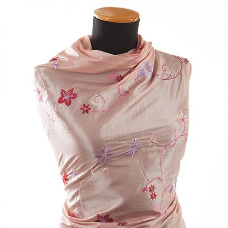 Vyšívaný taft s pruhy z květů pastel růžový