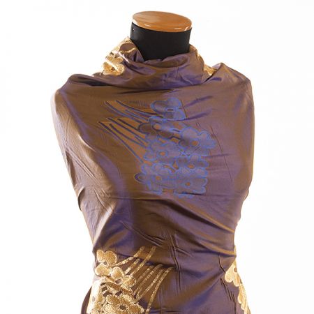 Taft hladký květinový zlatý vzor šanžán fialovo/okrový